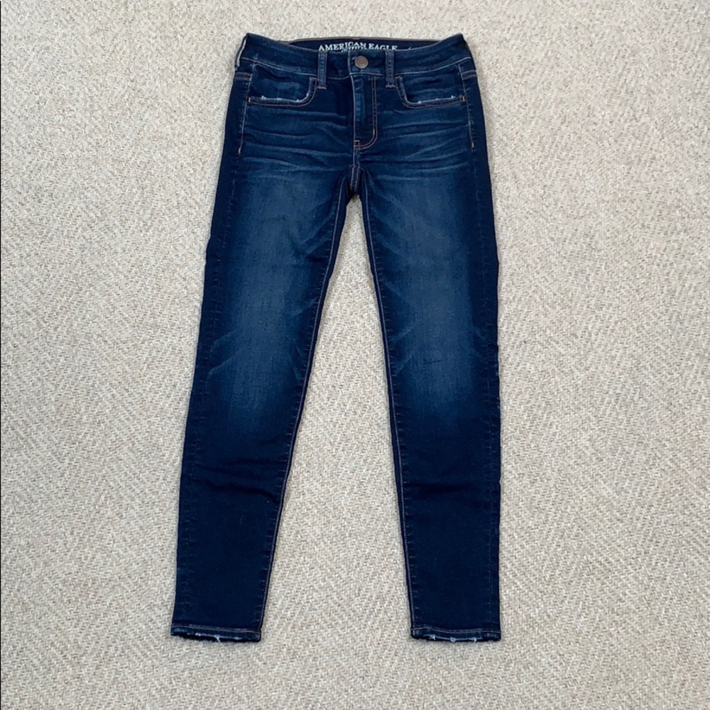Woman’s American Eagle Dark Wash Skinny Jeans